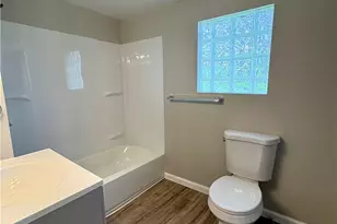 100 Knoll Ave, Ellwood City, PA 16117 - Photo 18