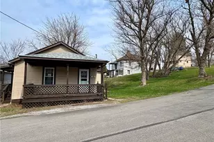 100 Knoll Ave, Ellwood City, PA 16117 - Photo 2