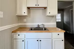 100 Knoll Ave, Ellwood City, PA 16117 - Photo 8