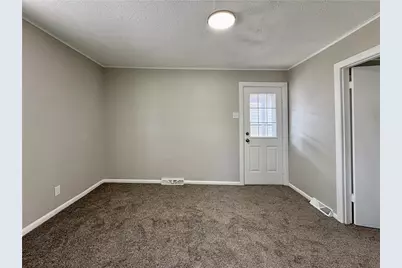 100 Knoll Ave, Ellwood City, PA 16117 - Photo 4