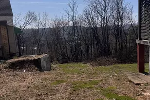 301 Fair Oaks St, McKees Rocks, PA 15136 - Photo 2