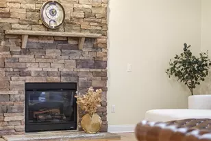 2601 Syracuse Ct, Pittsburgh, PA 15143 - Photo 12