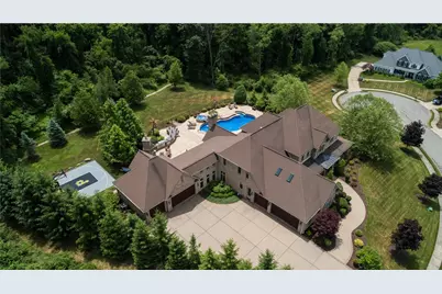 3005 Whispering Creek Dr, Hampton, PA 15101 - Photo 2