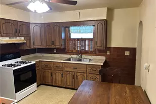 49 Haywood St, West Middlesex Boro, PA 16159 - Photo 6