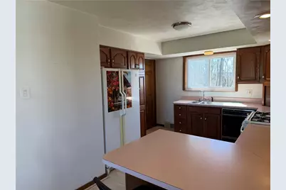 885 E Hill Dr, New Kensington, PA 15068 - Photo 10