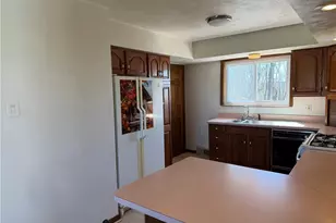 885 E Hill Dr, New Kensington, PA 15068 - Photo 10