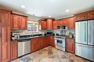 703 Lakeview Ct, Adams Township, PA 16046 - Photo 8