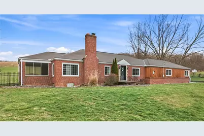 516 Wallace Run Rd, Beaver Falls, PA 15010 - Photo 2