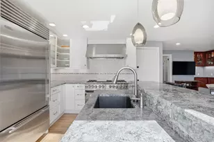 209 Grandview Dr S, Pittsburgh, PA 15215 - Photo 6