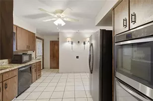 1233 Bickerton Dr, Clairton, PA 15025 - Photo 14