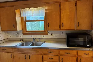 411 Rainey Ave, Grove City Boro, PA 16127 - Photo 4