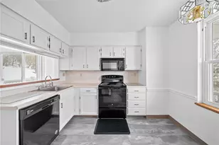 162 Old Village Ln, Bethel Park, PA 15102 - Photo 16