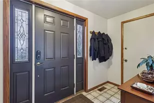 2935 Glenda Dr, Scott Township, PA 16101 - Photo 4