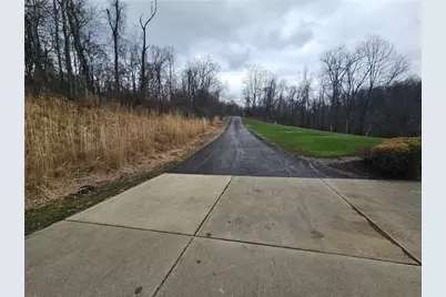 225 Profio Rd, Cecil, PA 15057 - Photo 10