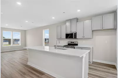 704 Olivia St, Collier Township, PA 15205 - Photo 6