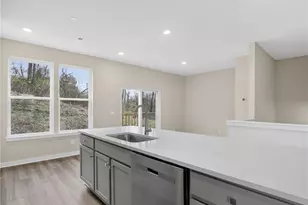 704 Olivia St, Collier Township, PA 15205 - Photo 8