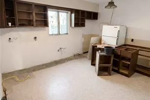 1025 Kenneth Ave, New Kensington, PA 15068 - Photo 4