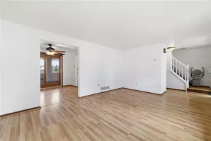 5167 Janie Dr, Pittsburgh, PA 15227 - Photo 6