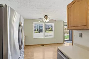 313 Ridge Point Cir, South Fayette, PA 15017 - Photo 10