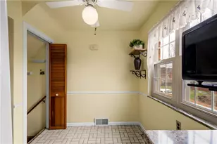 2027 Brookfield Rd, Scott Township, PA 15243 - Photo 12