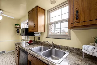 2027 Brookfield Rd, Scott Township, PA 15243 - Photo 10