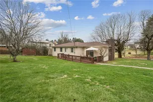 216 Pine Hill Rd, West Kittanning Boro, PA 16201 - Photo 2