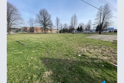 339 S Hermitage Rd, Hermitage, PA 16148 - Photo 10