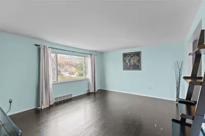 26 Edinburg Dr, Pittsburgh, PA 15235 - Photo 4