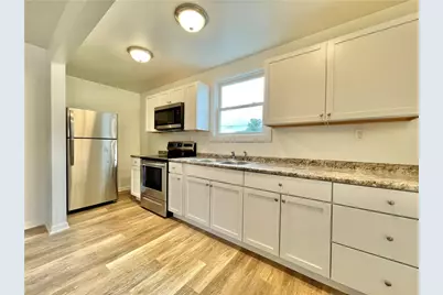 860 Pennsylvania Ave, Coraopolis, PA 15108 - Photo 24
