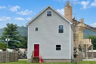 860 Pennsylvania Ave, Coraopolis, PA 15108 - Photo 2