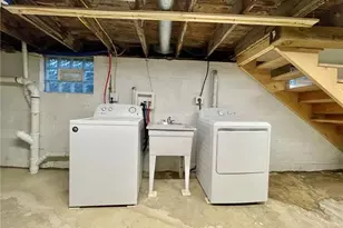 860 Pennsylvania Ave, Coraopolis, PA 15108 - Photo 16