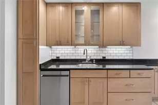 1585 Stone Mansion Dr, Pittsburgh, PA 15143 - Photo 18