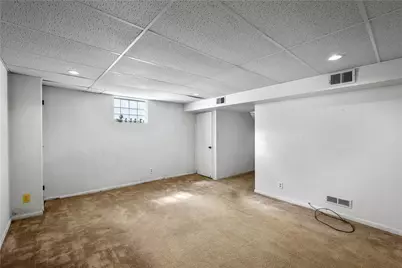 257 Robinhood Rd, Green Tree, PA 15220 - Photo 26