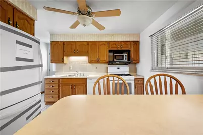 257 Robinhood Rd, Green Tree, PA 15220 - Photo 12