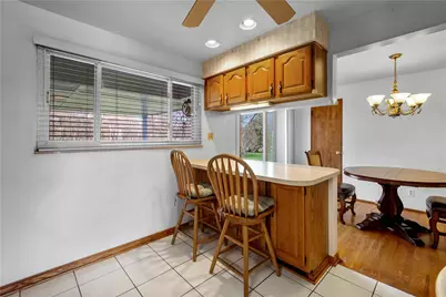 257 Robinhood Rd, Green Tree, PA 15220 - Photo 14