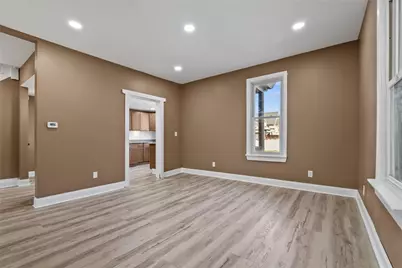 391 Vermont Ave, Rochester, PA 15074 - Photo 4