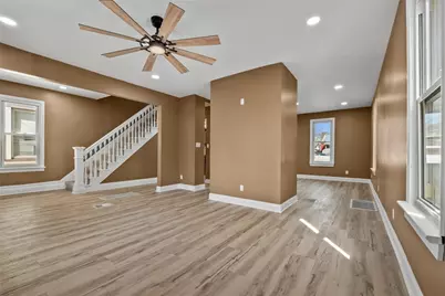 391 Vermont Ave, Rochester, PA 15074 - Photo 2