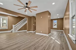 391 Vermont Ave, Rochester, PA 15074 - Photo 2