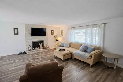 1628 Old Brodhead Rd, Center Township, PA 15061 - Photo 4