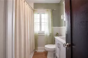 210 E Garfield Ave, New Castle, PA 16105 - Photo 20