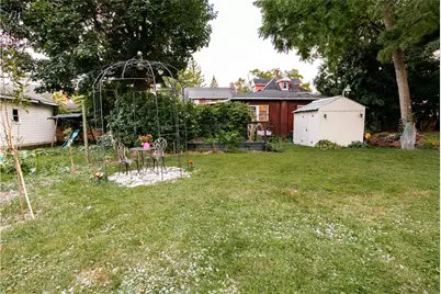 210 E Garfield Ave, New Castle, PA 16105 - Photo 26