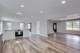 438 Evergreen Ave, Neshannock Township, PA 16105 - Photo 12