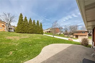 738 Scenic Dr, Chartiers, PA 15342 - Photo 24