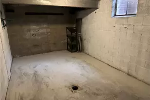 647 Dunster St, Pittsburgh, PA 15226 - Photo 16