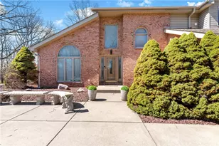 100 Judy Dr, Collier Township, PA 15106 - Photo 2