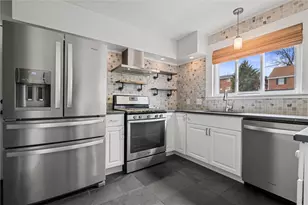 1110 10th St, Irwin, PA 15642 - Photo 4