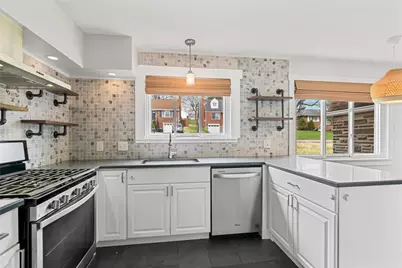 1110 10th St, Irwin, PA 15642 - Photo 6