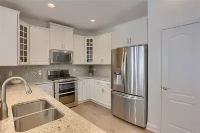 1653 Blackburn Heights Dr, Sewickley, PA 15143 - Photo 8