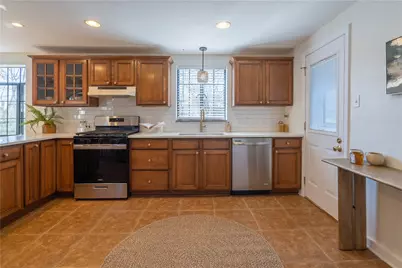 1045 Highland Ave, Harmony Township, PA 15003 - Photo 10