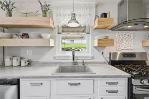 3236 Circle Dr, Pittsburgh, PA 15227 - Photo 8